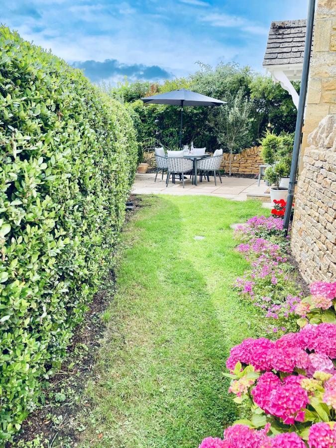 Cotswold Chic Retreats "Cloud Nine" Central Chipping Campden-Parking-Garden Exterior photo